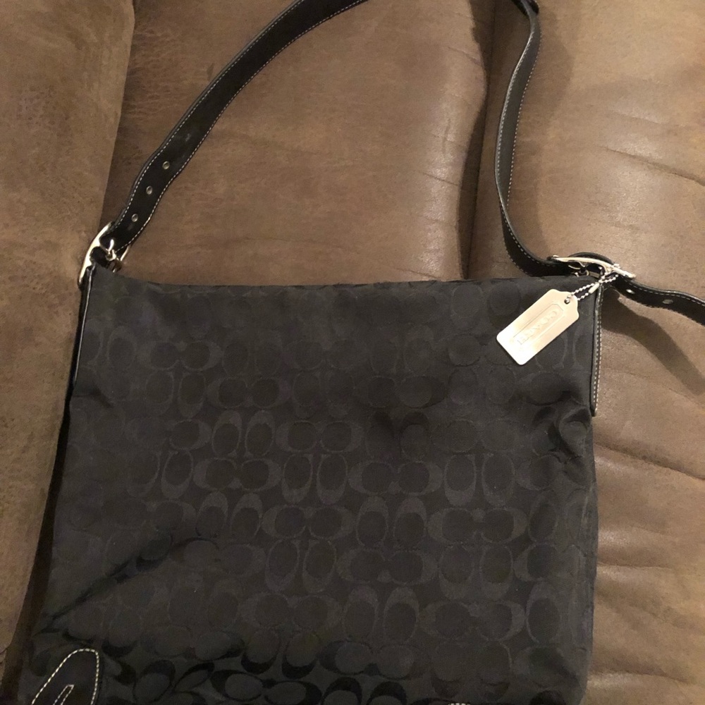 ▶️ Coach handbag ◀️ - Picture 2 of 6